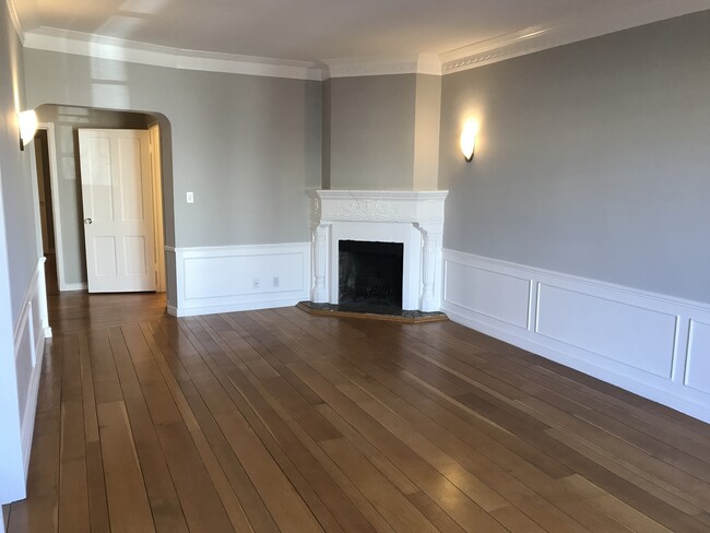 Interior Photo - Marina Pierce Apartments