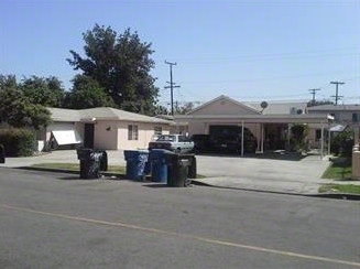 Foto principal - 5832-5838 Fostoria St