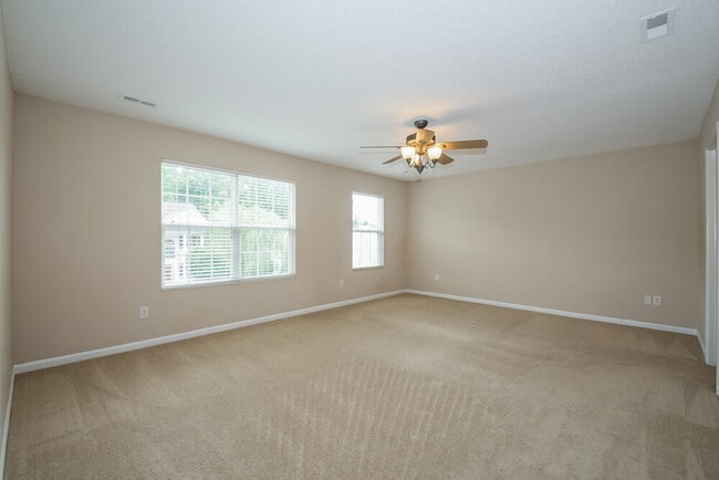 Building Photo - 1328 Marbank St