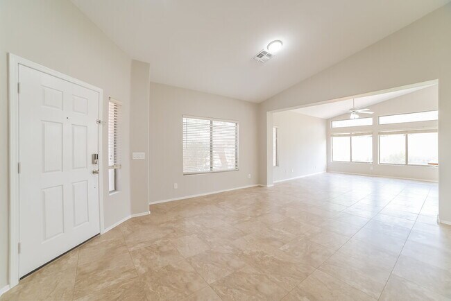 Building Photo - 3556 W Warren Ln