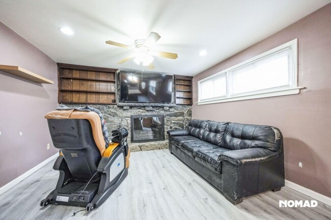 Foto del edificio - Spacious 5BR House in Levittown