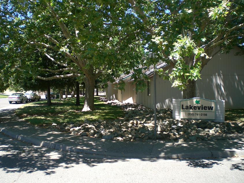 Primary Photo - Lakeview Apartments