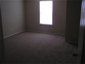 Building Photo - 15947 Regal Trace Ln