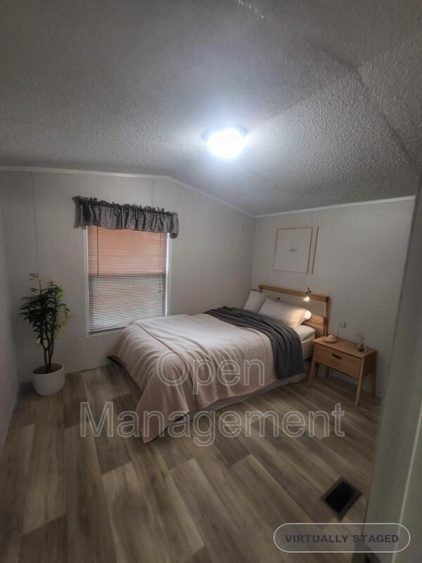 Foto del edificio - 3510 Bluegrass Park Dr