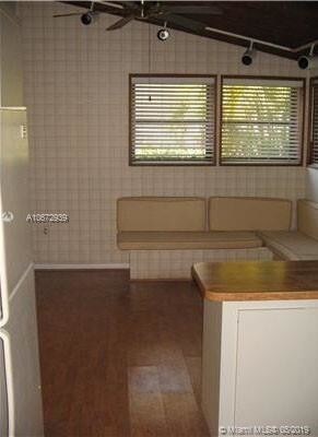 Foto del edificio - 3911 SW 62nd Ave