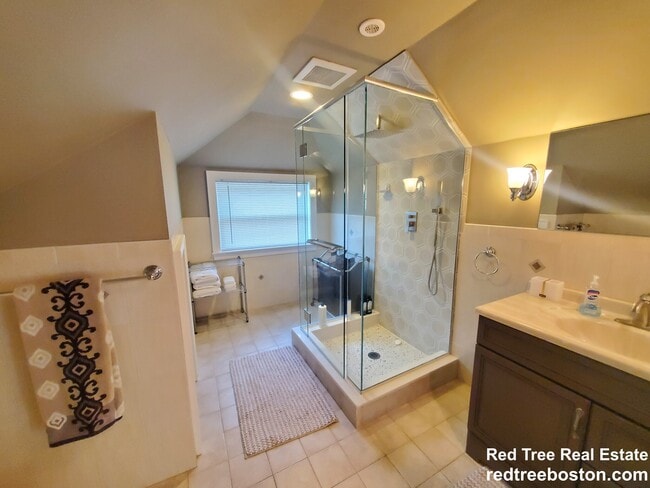 Building Photo - 41 Blenford Rd