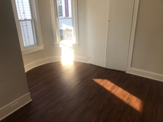 Den - 157 W Main St