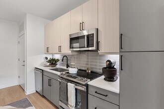 Building Photo - Solis Midtown