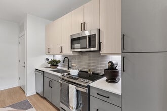 Building Photo - Solis Midtown