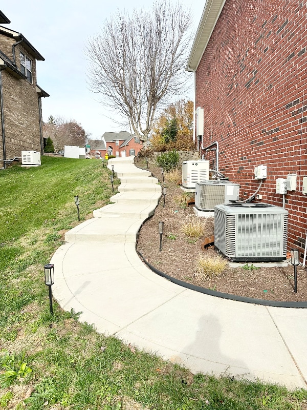 Building Photo - 10390 Ivy Hollow Dr