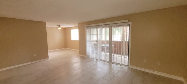 Building Photo - Spacious 2 bedroom at Lake Orlando