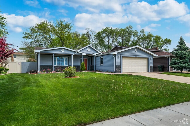 Building Photo - 1113 S Sprucewood Dr
