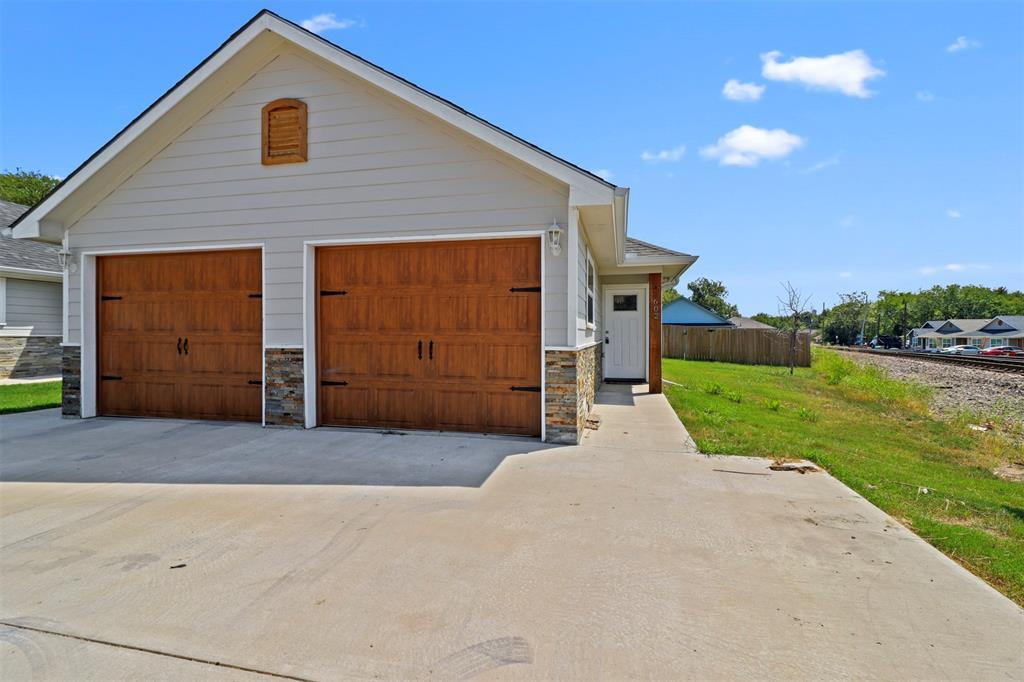 602 E College St, Sherman, TX 75090 Townhome Rentals in Sherman TX