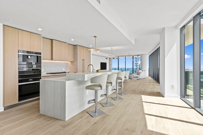 Building Photo - 900 N Ocean Blvd