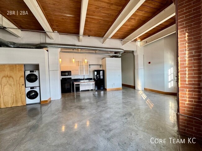 Building Photo - 382 W 22nd St