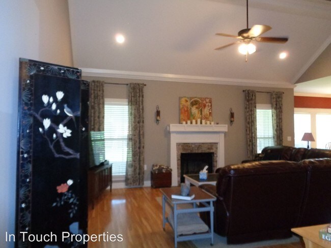 Building Photo - 4 br, 2.5 bath House - 535 Cottonwood Cove