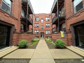 Building Photo - 1621 W Wallen Ave
