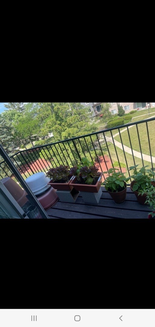 Foto del edificio - 9460 Bay Colony Dr