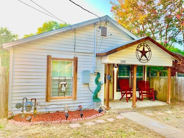 Primary Photo - 205 N Young St