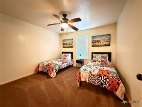 Building Photo - 1008 Circle M Dr