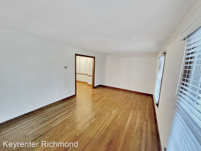 Foto del edificio - 5 br, 3.5 bath House - 8218 Georgie Ct