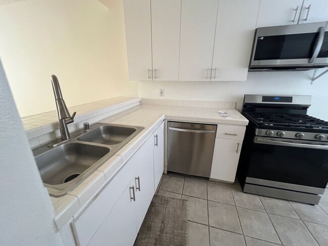 Interior Photo - 16117s