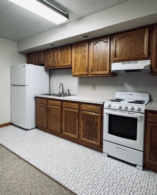 Cocina - Garfield Manor - Senior Apartments