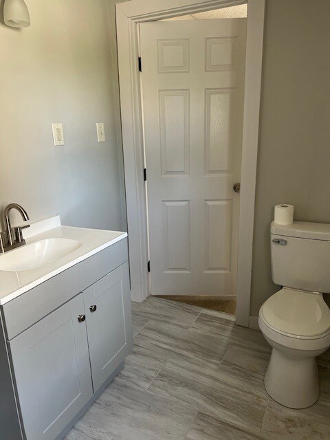 Foto del edificio - 823.5 Jennings Ave