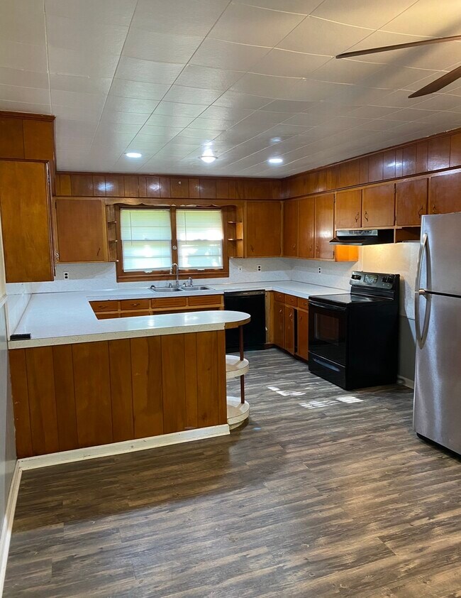 Foto del edificio - 1060 Johnnie Bud Ln