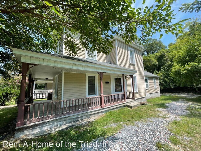 Building Photo - 2 br, 2 bath House - 925-A Pearson Street