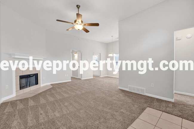 Building Photo - Newly Renovated Cordova Home!