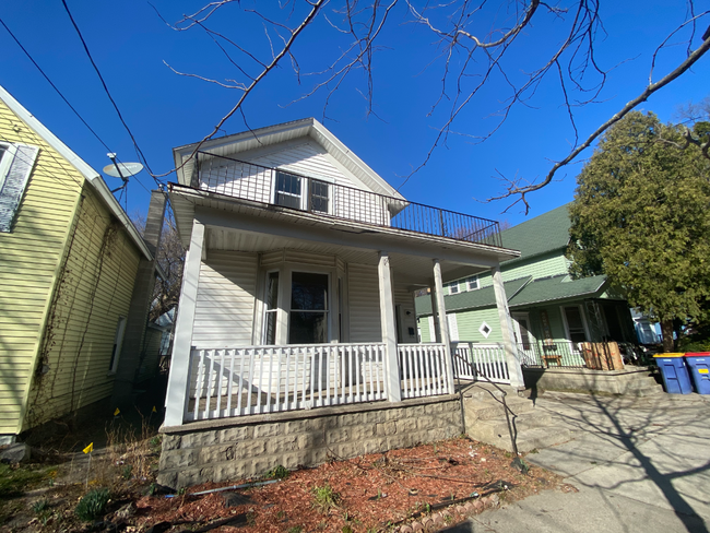 Building Photo - 415 Carrier St NE