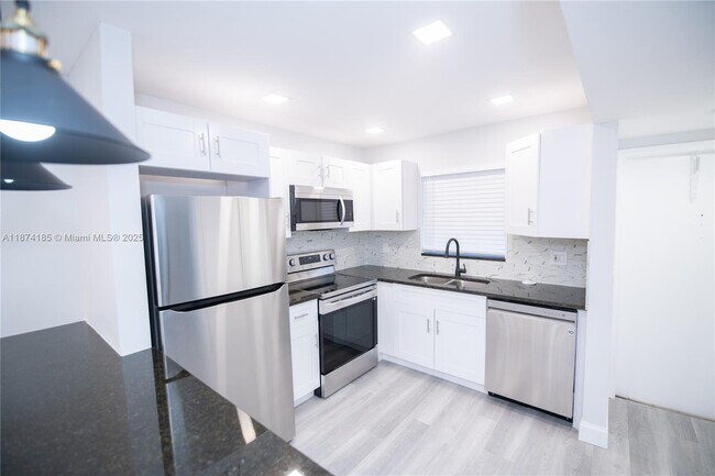 Foto del edificio - 2755 W Atlantic Ave