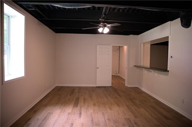 Building Photo - 3830 Mathis Airpark Rd Rd