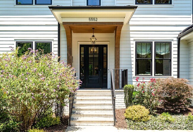 Foto del edificio - 5552 Holyoke Ln