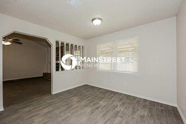 Building Photo - 3 Bedroom Pet-Friendly Home in BEDFORD, TX...