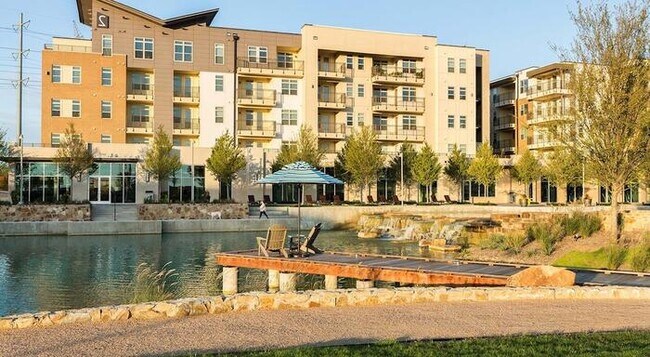 Foto del edificio - 3600 Windhaven Pkwy
