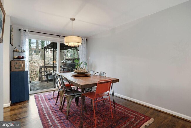 Foto del edificio - 2330 Old Trail Dr