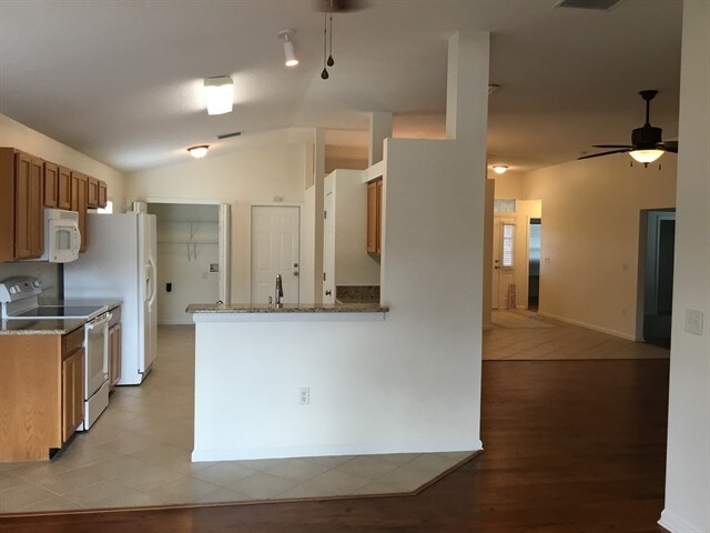 Building Photo - 1236 Ardmore St