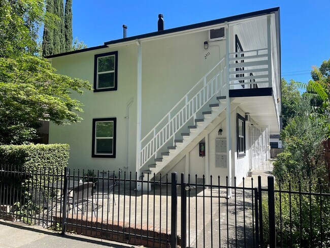 Building Photo - 2711 E Street
