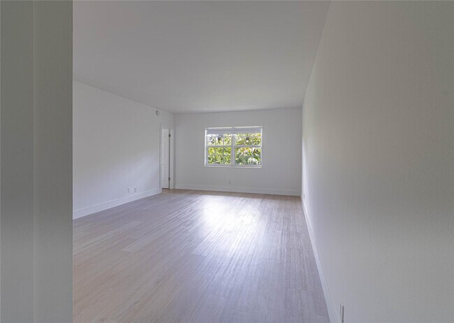 Foto del edificio - 2424 SE 17th St