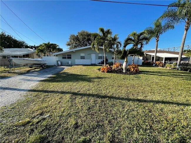 Building Photo - 6537 Pines Pkwy