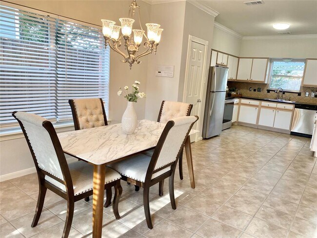 Building Photo - 11702 Emerald Hill Dr