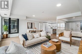 Building Photo - 36-336 Brentcliffe Rd