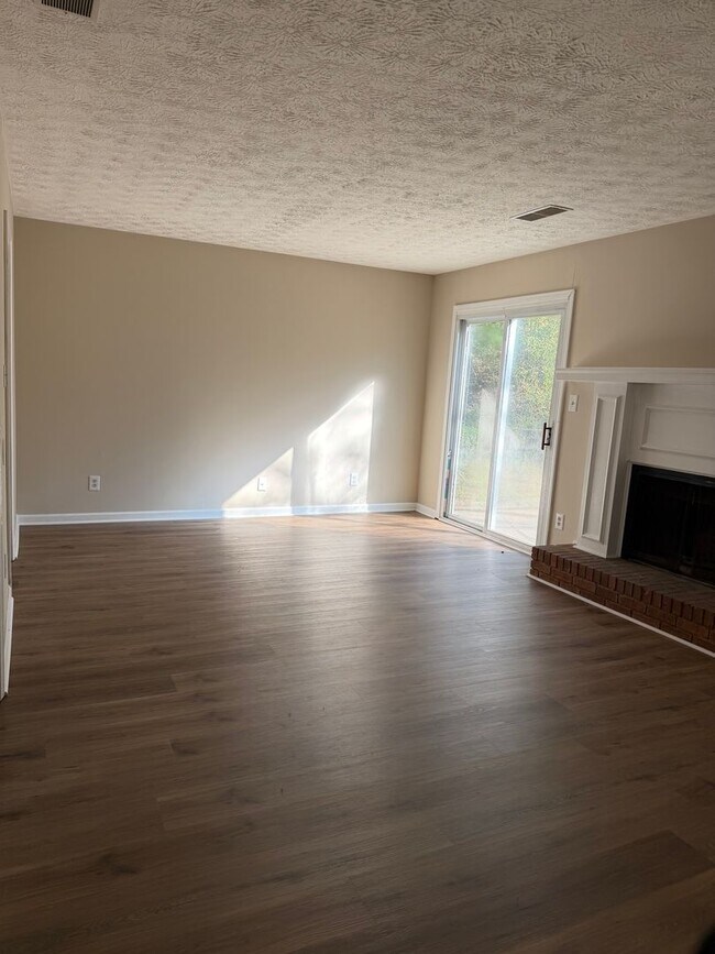 Foto del edificio - 5096-5098 Farm Valley Dr