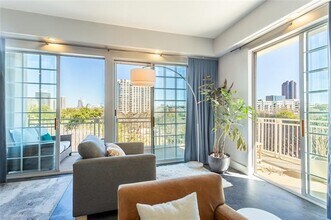 Building Photo - 3225 Turtle Creek Blvd