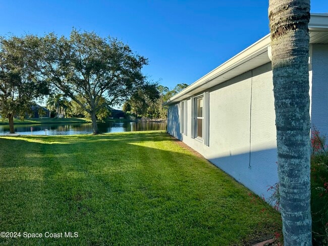 Building Photo - 2461 Stratford Pointe Dr