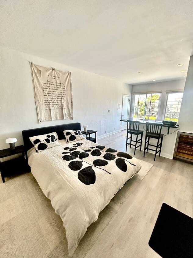 Primary Photo - Charming Furnished Marina Studio
