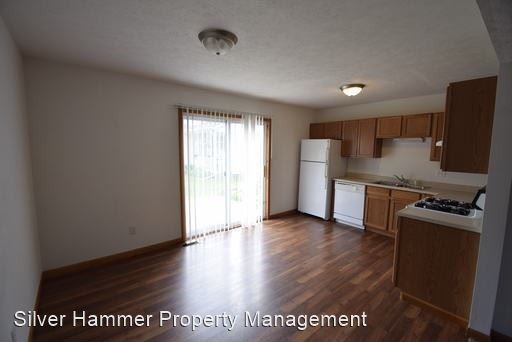 Building Photo - 3 br, 1.5 bath House - 679 Wood Street