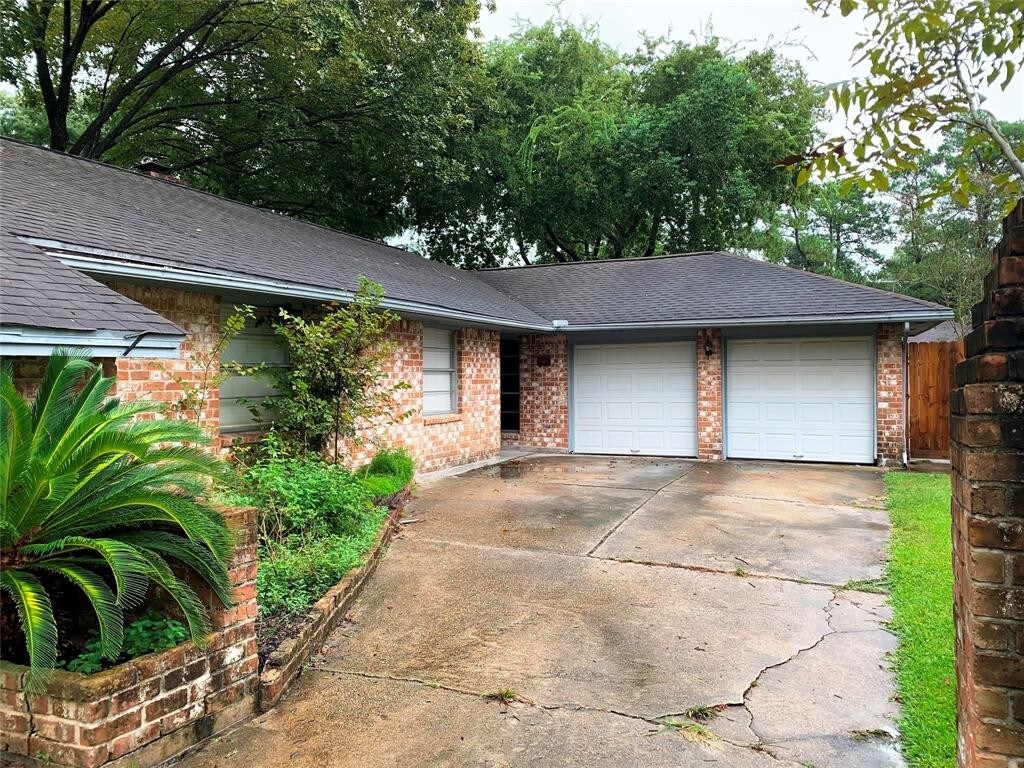 Primary Photo - 23022 Whispering Willow Dr